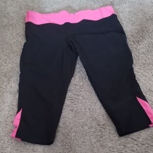Capri Pants        Size Large